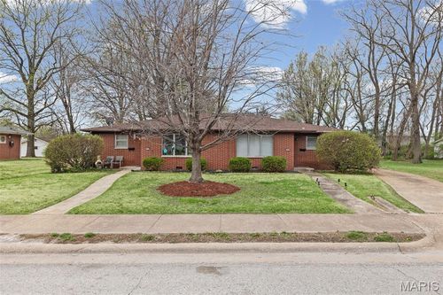 717 Royal Heights Rd, Belleville, IL, 62226-5701 | Card Image