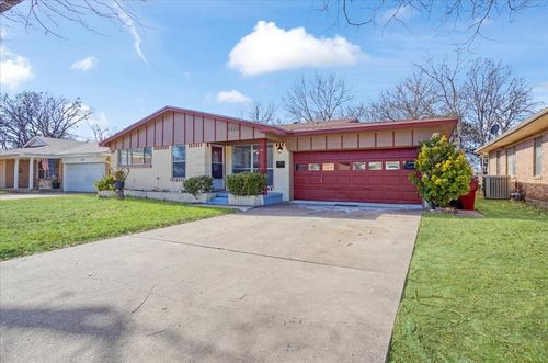 1116 N Grant Dr, Sherman, TX, 75092-5330 | Card Image