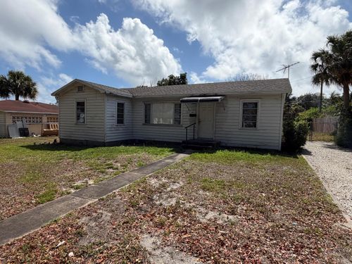 814 36th St, West Palm Beach, FL, 33407-4702 | Card Image