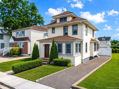 22 Devine St, Lynbrook, NY, 11563-2114 | Card Image