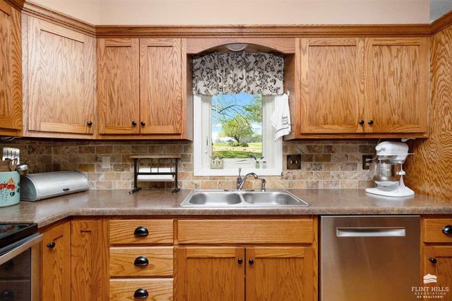 309 N Jefferson St, House other with 4 bedrooms, 3 bathrooms and null parking in Council Grove KS | Image 15