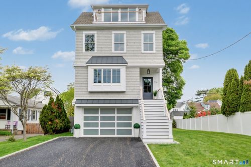96 Clinton St, Fairfield, CT, 06824-6907 | Card Image