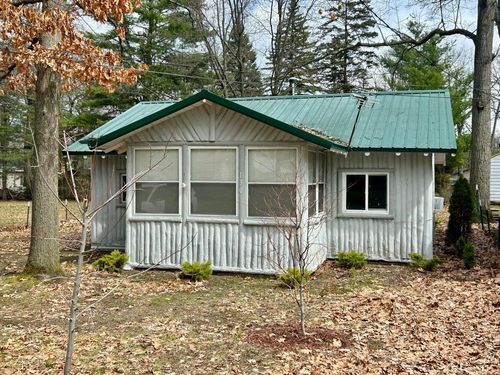 130 Edgewood Dr, Prudenville, MI, 48651-9753 | Card Image