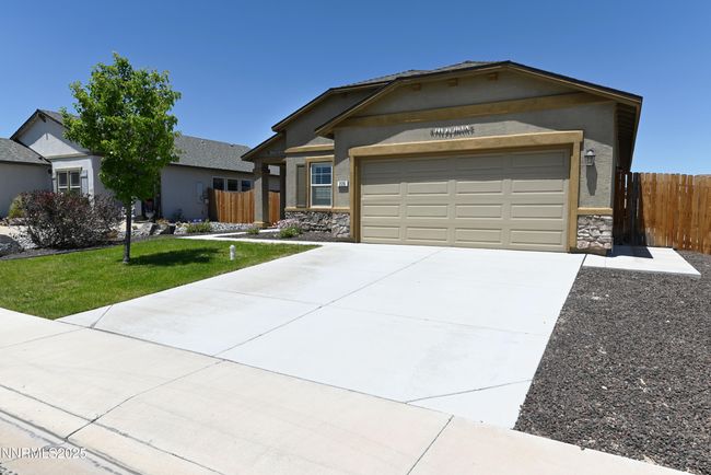 226 Red Oak Dr, House other with 3 bedrooms, 2 bathrooms and 2 parking in Fernley NV | Image 6