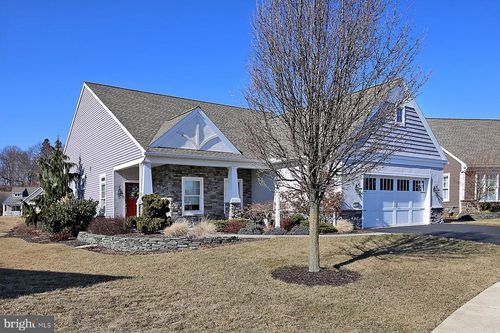 1032 Bradford Cir, LEBANON, PA, 17042-9234 | Card Image