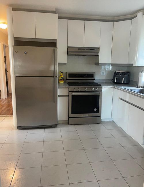 2-20004 15th Rd, Bayside, NY, 11360-1036 | Card Image
