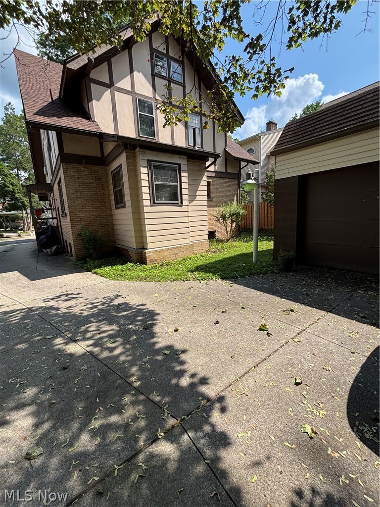 Residential Income in Akron 4