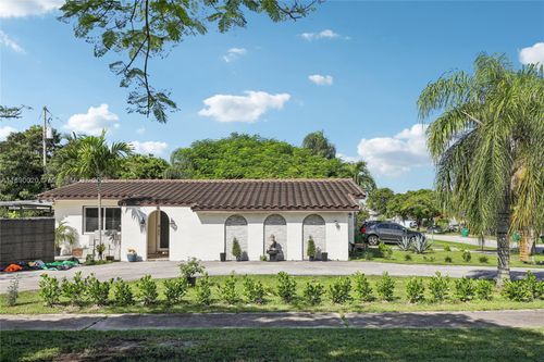 8800 Sw 42nd St, Miami, FL, 33165-5320 | Card Image