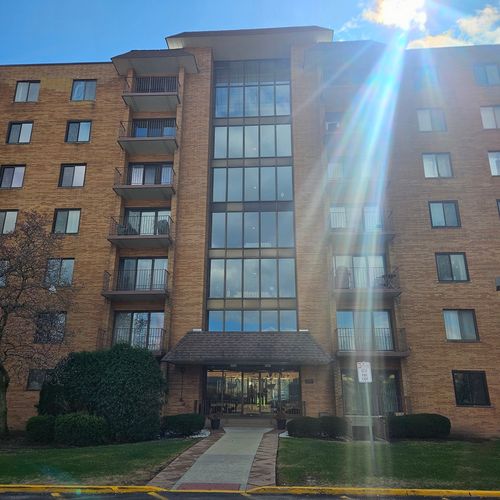 310-1717 W Crystal Ln, Mount Prospect, IL, 60056-5453 | Card Image