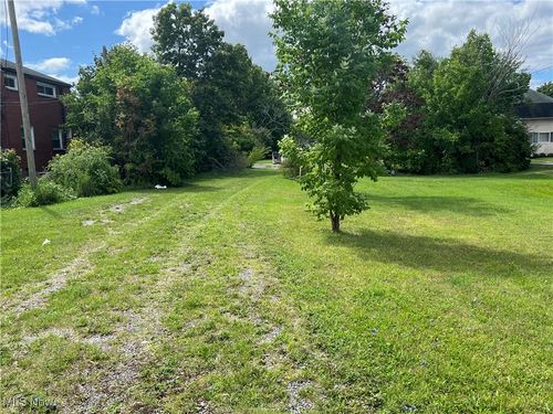 5677 Mahoning Ave, Austintown, OH, 44515-2319 | Card Image