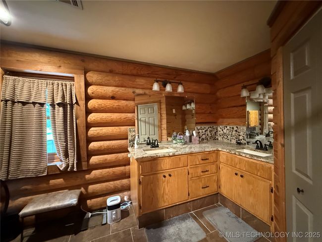 Master Bath | Image 14