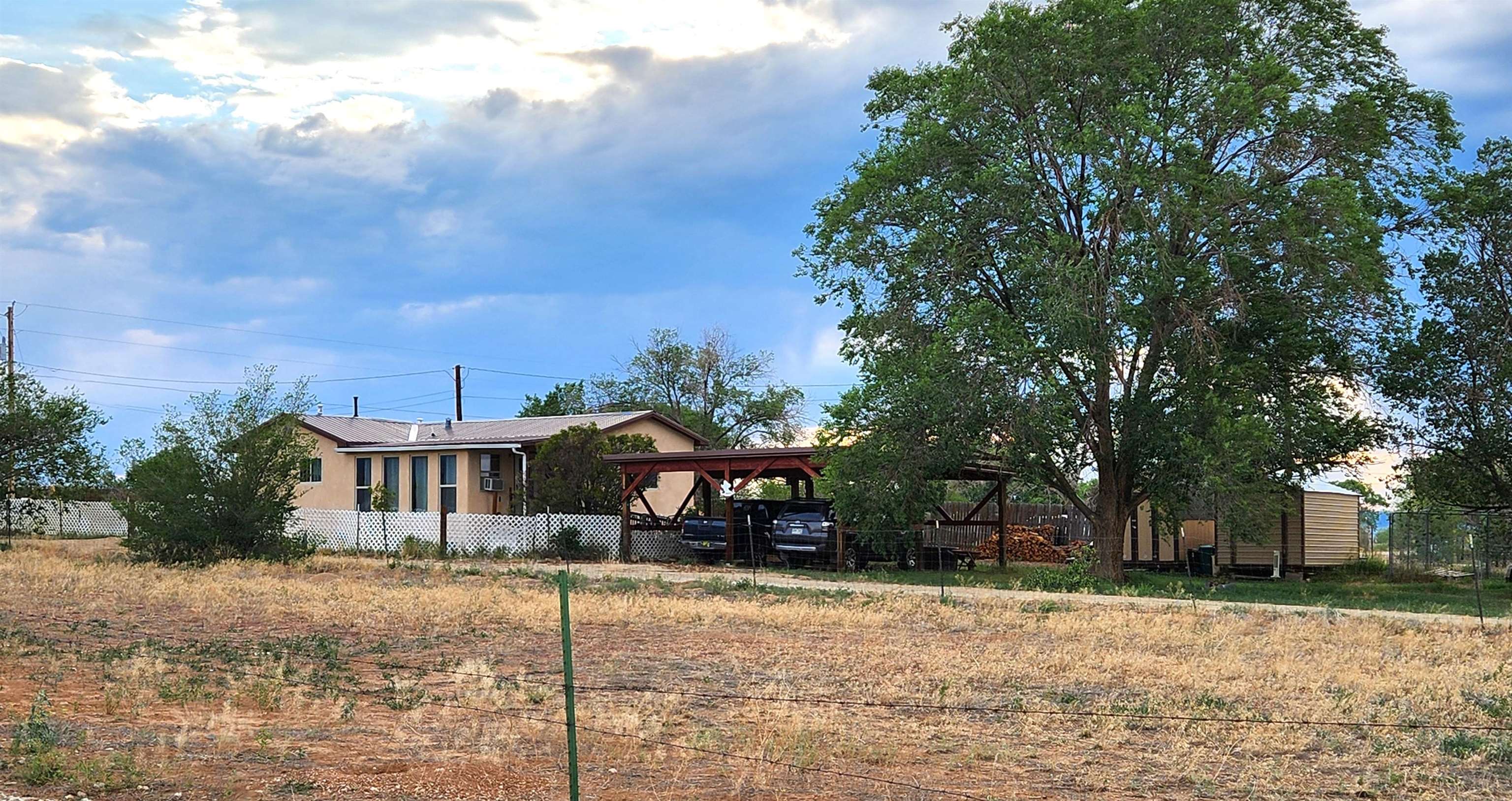 Que Bonita Vis, Ranchos DE Taos, NM 87557
