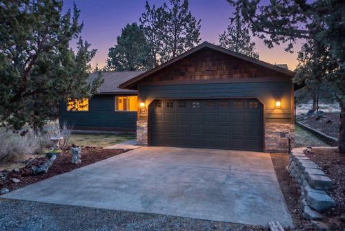 6446 Nw Lynch Ln, Redmond, OR, 97756-8181 | Card Image