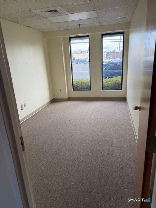 203 A Locust St, Hartford, CT, 06114-2008 | Card Image