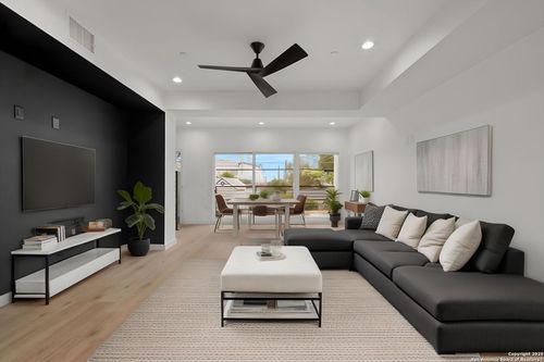 102-308 S Mesquite St, San Antonio, TX, 78203-1238 | Card Image