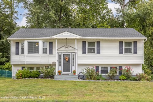67 Cardinal Dr, Poughkeepsie, NY, 12601-5703 | Card Image
