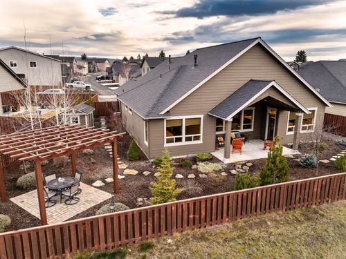 961 Ne Hudspeth Cir, Prineville, OR, 97754-1671 | Card Image