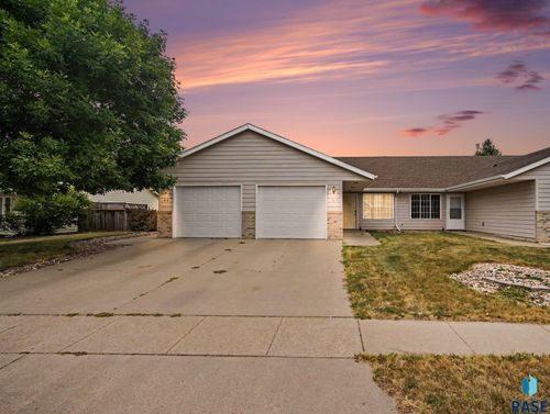 412 N 9th Ave Avenue, Brandon, SD, 57005 | Card Image