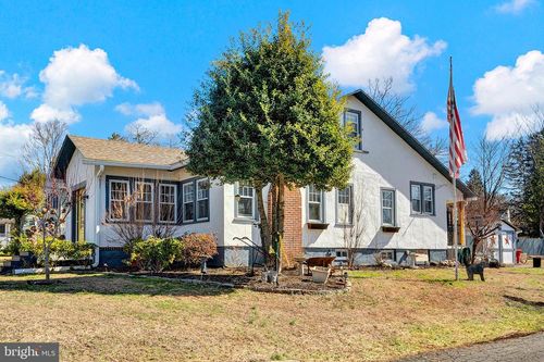 35 Lafayette Ave, TITUSVILLE, NJ, 08560-1626 | Card Image