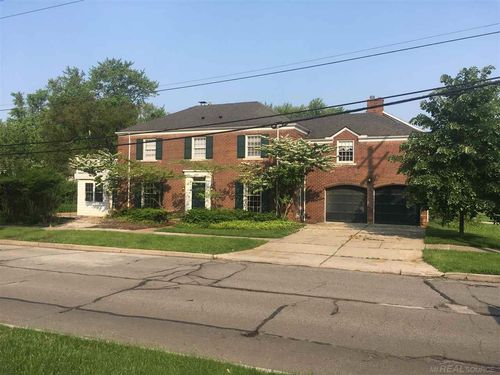 251 Kenwood Court, Grosse Pointe Farms, MI, 48236 | Card Image