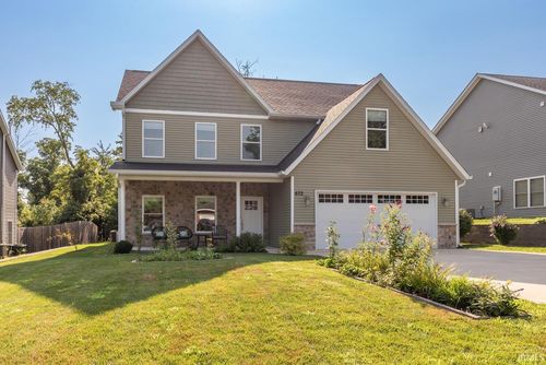 672 N Meadowlark Ln, Bloomington, IN, 47408-2732 | Card Image