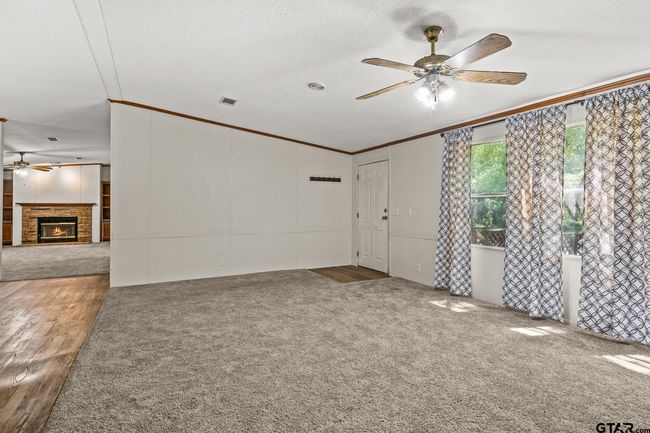 364 San Saba Ln, House other with 3 bedrooms, 2 bathrooms and null parking in Mt Vernon TX | Image 9