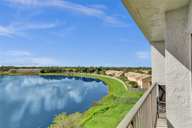 APT-506 - 8720 N Sherman Cir, Condo with 2 bedrooms, 2 bathrooms and null parking in Miramar FL | Image 34