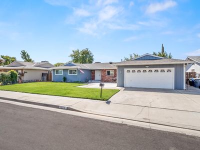 1024 Bundy Avenue, House other with 3 bedrooms, 0 bathrooms and null parking in Clovis CA | Image 2