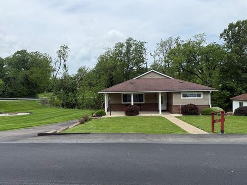 4011 2nd St, Irwin, PA, 15642-7527 | Card Image