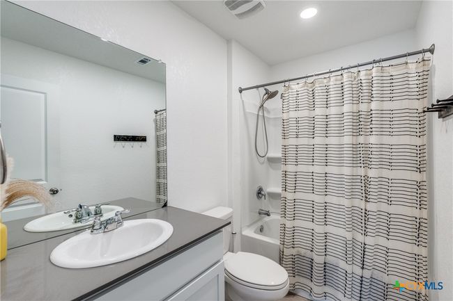 5652 Geronimo Cv, Townhouse with 3 bedrooms, 2 bathrooms and null parking in Seguin TX | Image 19