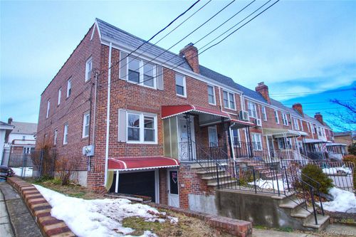 2952 172nd St, Flushing, NY, 11358-1538 | Card Image