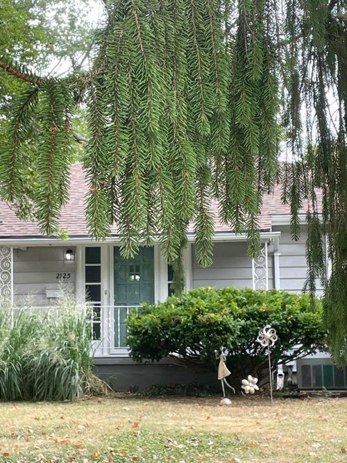 2125 E Wayland St, Springfield, MO, 65804-3367 | Card Image