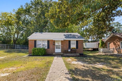 1445 E Chaloner Dr, Roanoke Rapids, NC, 27870-4630 | Card Image