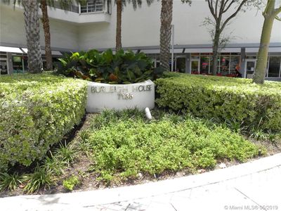 1632 - 7135 Collins Ave, Condo with 1 bedrooms, 2 bathrooms and null parking in Miami Beach FL | Image 1