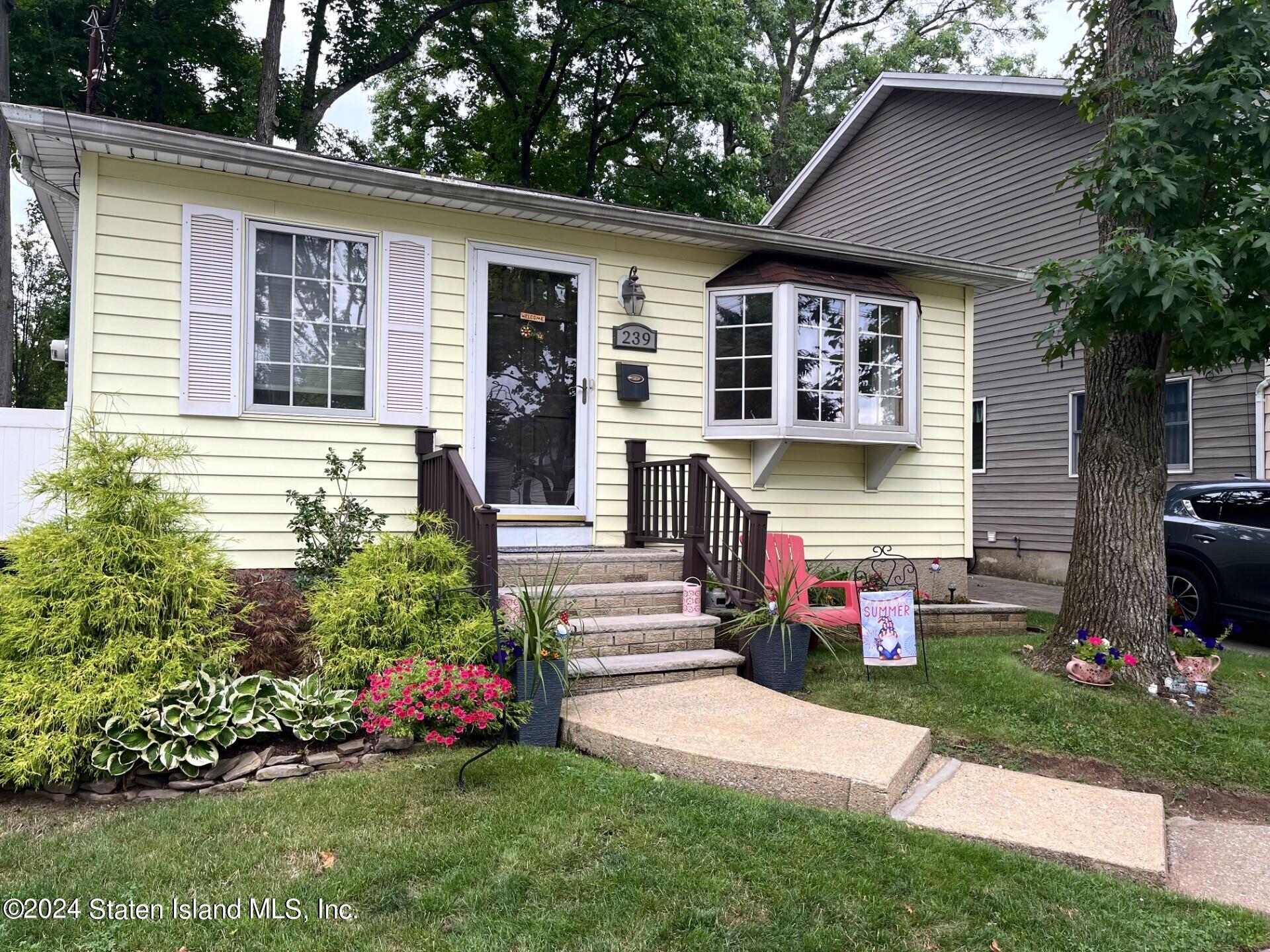 Beach Rd, Staten Island, NY 10312