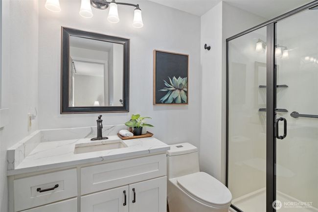 En-Suite | Image 26