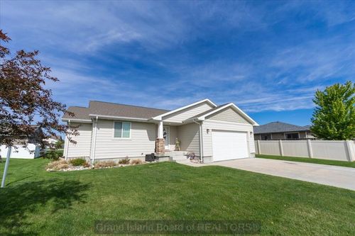 308 Orchardgrass Dr, Grand Island, NE, 68803-4025 | Card Image