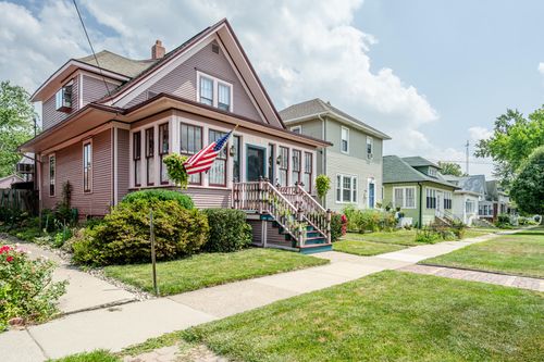 1019 Pearl St, Saint Joseph, MI, 49085-1351 | Card Image