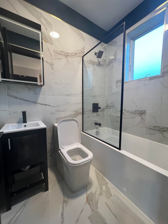 APT-2R - 55 Logan Ave, Condo with 2 bedrooms, 1 bathrooms and null parking in Jersey City NJ | Image 28