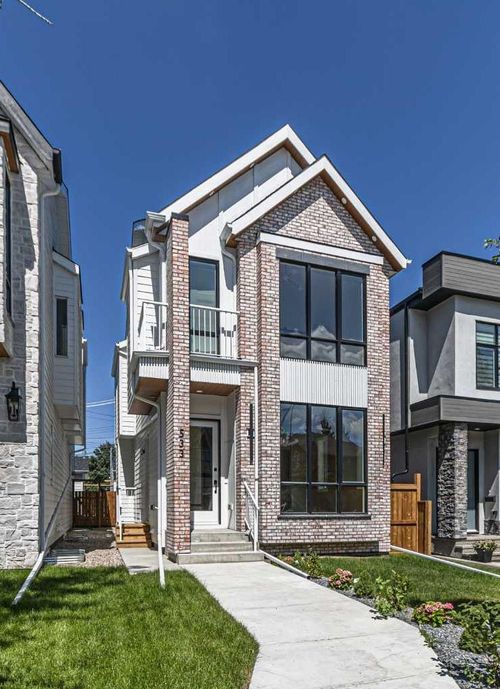 533 35a St Nw, Calgary, AB, T2N3A1 | Card Image