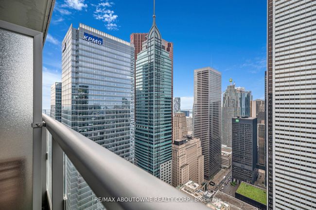 5210 - 70 Temperance St, Condo with 1 bedrooms, 1 bathrooms and null parking in Toronto ON | Image 26