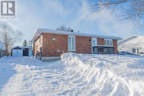 17 Champlain Cres, Kapuskasing, ON, P5N3A8 | Card Image