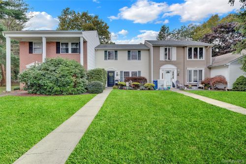 8 Norfolk Ct, Coram, NY, 11727-1636 | Card Image