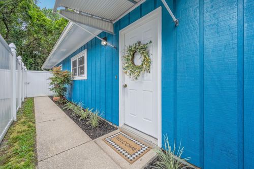 4 3rd Ave, SHALIMAR, FL, 32579-2159 | Card Image
