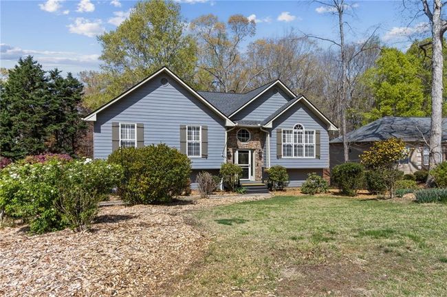 6604 Windbrook Way, House other with 4 bedrooms, 3 bathrooms and null parking in Flowery Branch GA | Image 4