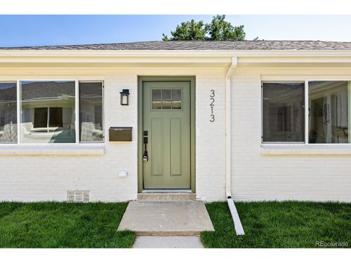 3213 N Steele St, Denver, CO, 80205-4861 | Card Image