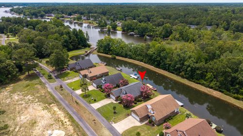 85 Ridge Lake Dr, Manning, SC, 29102-9512 | Card Image