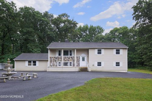 42 Brown Road, Morganville, NJ, 07751 | Card Image