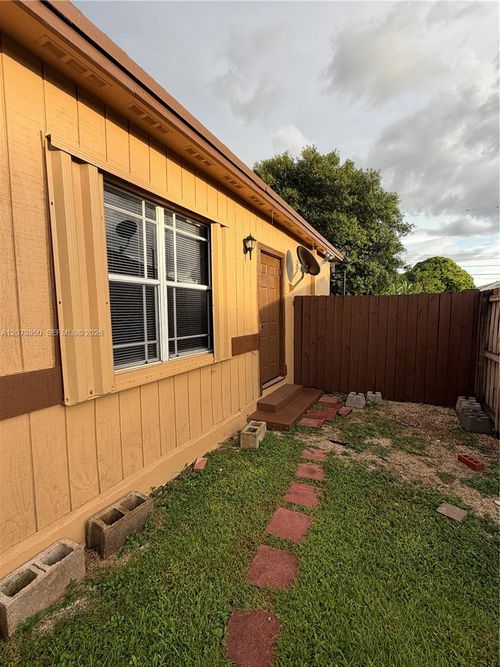 0-1520 Ne 13th Street, Homestead, FL, 33033 | Card Image