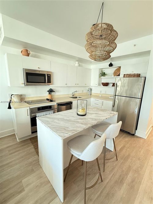 1114-90 Sw 3rd St, Miami, FL, 33130-4007 | Card Image
